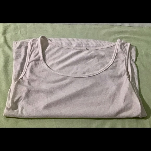 SHIRT BUNDLE!! 5 tops, tees/tank, comfy, cute, not perfect but serviceable. - Picture 10 of 16